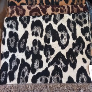 608160 Leo-Kimalle huivi